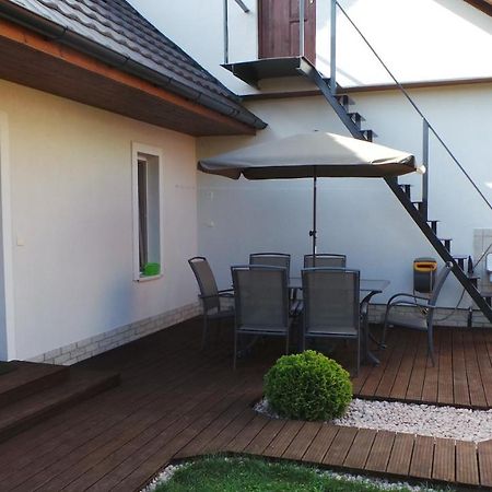 Rozalia Apartman Gyula Ngoại thất bức ảnh