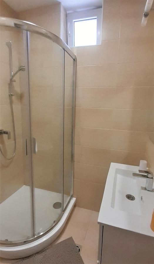 Rozalia Apartman Gyula Ngoại thất bức ảnh